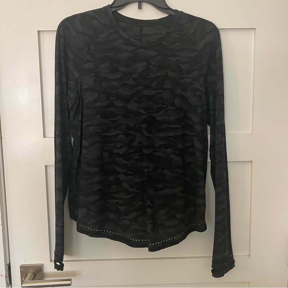 Lululemon long sleeve workout‎ top